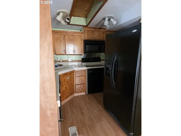 463 SE GREGORY DR, Winston, OR 97496