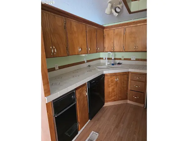 463 SE GREGORY DR, Winston, OR 97496