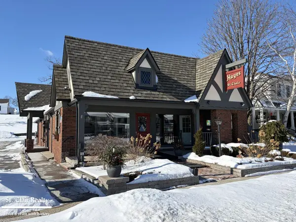 531 N Riverside AVE, St Clair, MI 48079