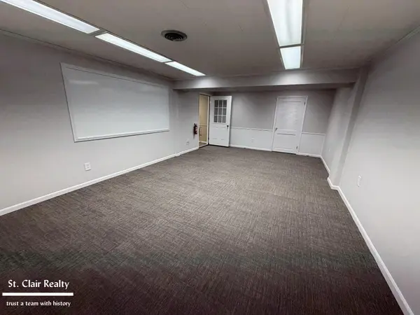 531 N Riverside AVE, St Clair, MI 48079