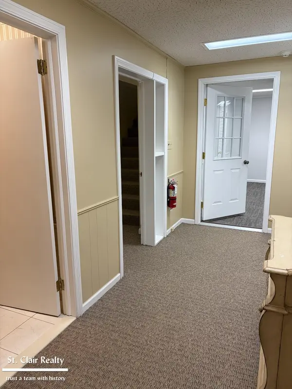 531 N Riverside AVE, St Clair, MI 48079