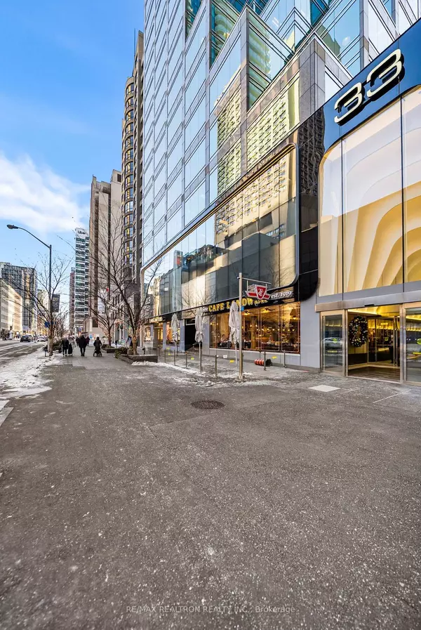 Toronto, ON M4W 0A8,1 Bloor ST E #6010