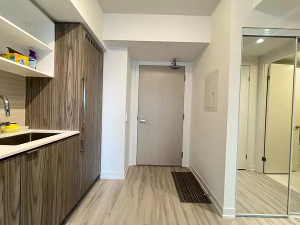 Toronto, ON M5E 0G1,55 Cooper ST #2106