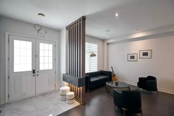 East Gwillimbury, ON L9N 0Z1,296 Ben Sinclair AVE