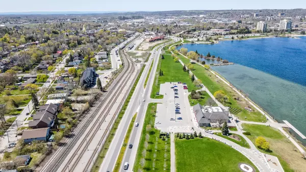 Barrie, ON L4N 5G6,82 Melinda CRES