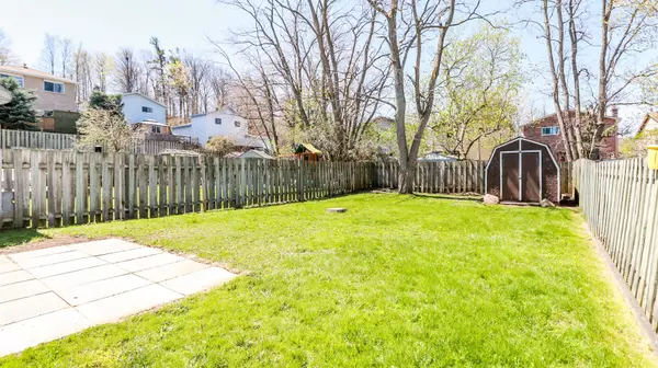 Barrie, ON L4N 5G6,82 Melinda CRES