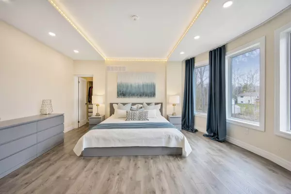 Oro-medonte, ON L0L 1T0,6 Dorothys DR