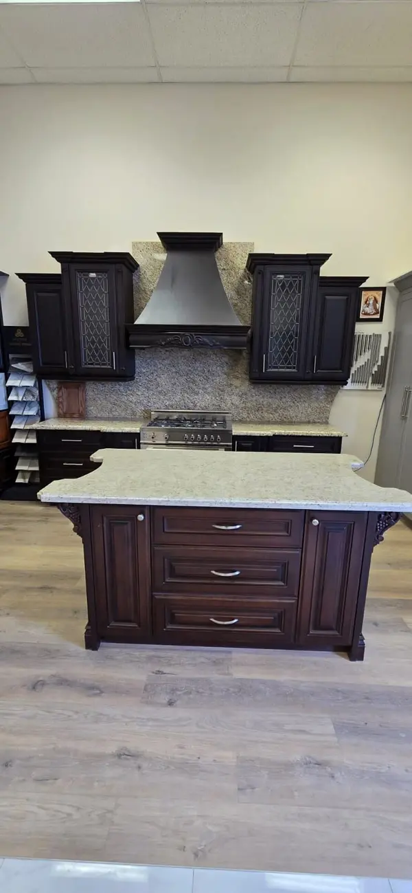 3505 Laird RD ##5, Mississauga, ON L5L 5Y7