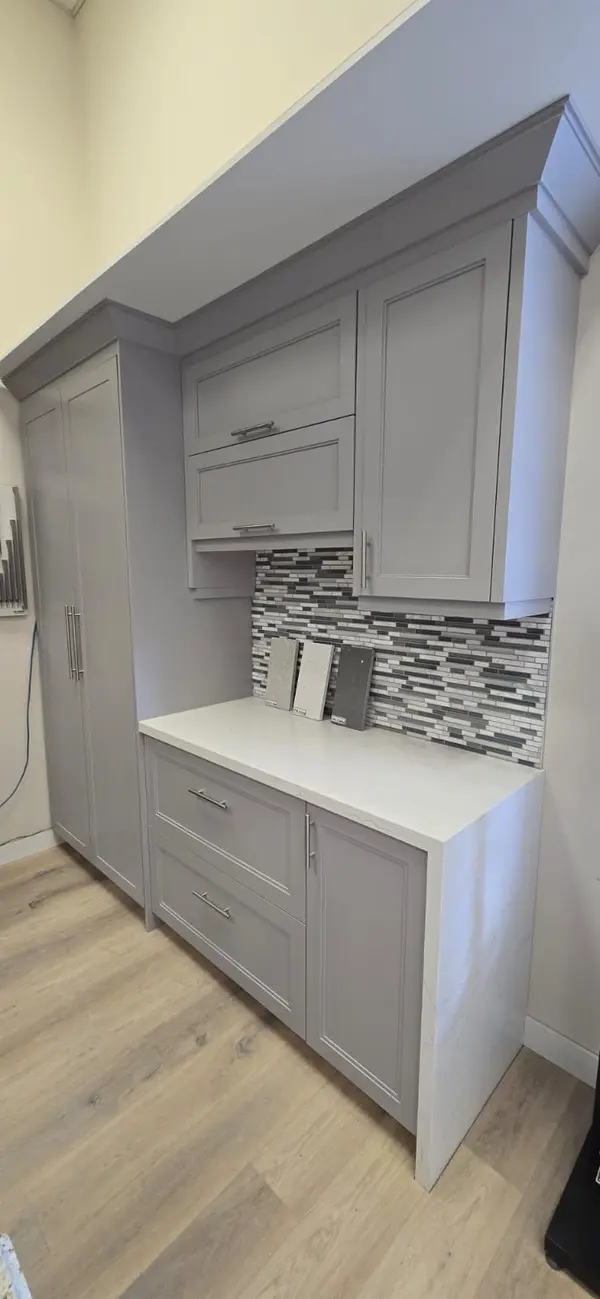 3505 Laird RD ##5, Mississauga, ON L5L 5Y7