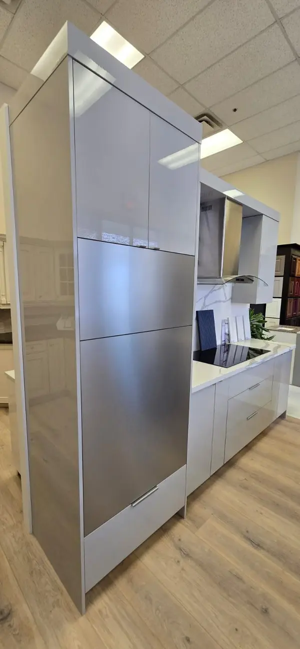 3505 Laird RD ##5, Mississauga, ON L5L 5Y7