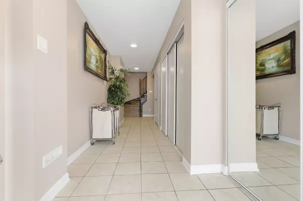 Milton, ON L9T 8M7,165 Hampshire WAY #134