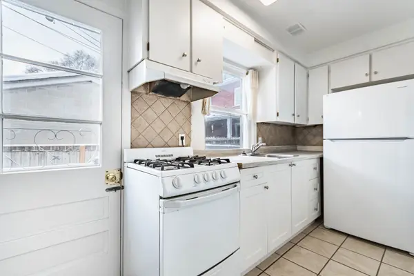 740 Lansdowne AVE, Toronto W02, ON M6H 3Y8