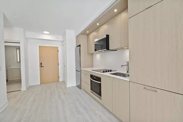 Toronto, ON M9A 0E5,25 Cordova AVE #314