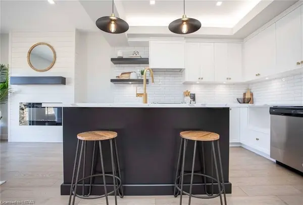 2700 Buroak DR #37, London North, ON N6G 5B6