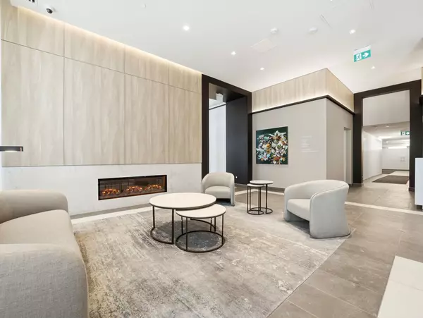 Hamilton, ON L8R 3J2,1 Jarvis ST #912