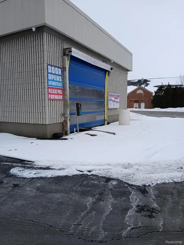 35130 23 Mile RD, New Baltimore, MI 48047