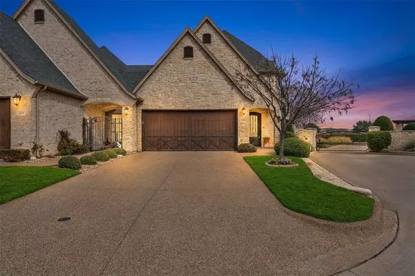 2400 Vineyard Drive, Granbury, TX 76048