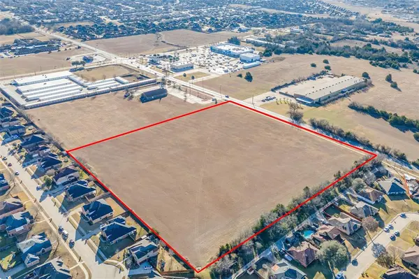 221 W Parkerville Road, Desoto, TX 75115