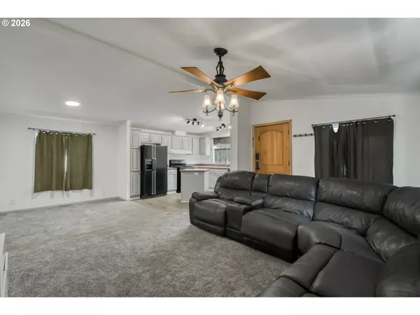 Vernonia, OR 97064,513 ROSE AVE