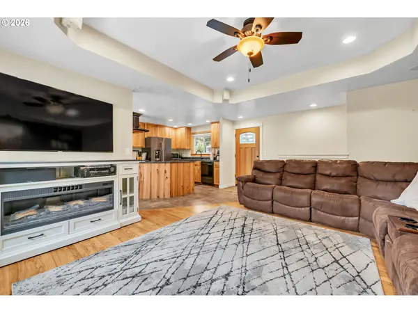 40593 LITTLE FALL CREEK RD, Fall Creek, OR 97438