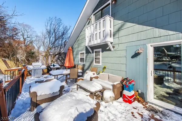 208 Maxim Dr, Hopatcong Boro, NJ 07843