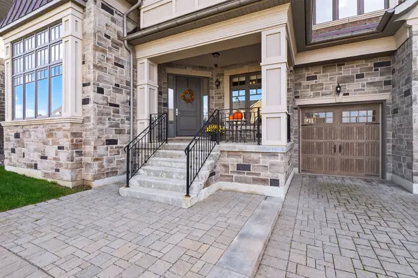 29 Secret Garden CT, Vaughan, ON L4H 4N6