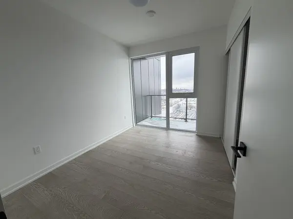 1285 Dupont ST N #1410, Toronto W02, ON M6H 0E3