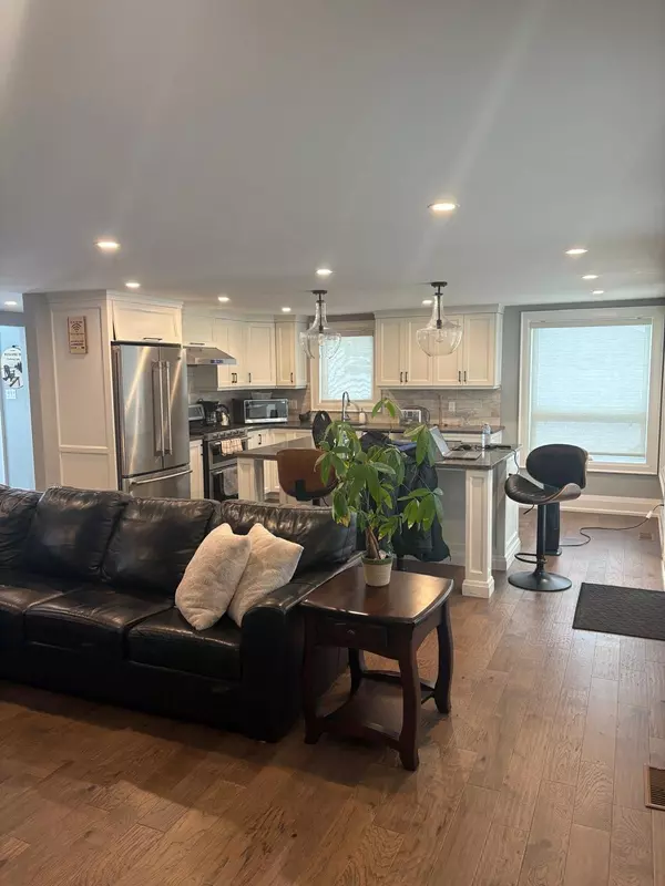 Selwyn, ON K0L 2H0,2021 Pratts Marina RD