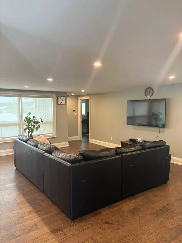 Selwyn, ON K0L 2H0,2021 Pratts Marina RD