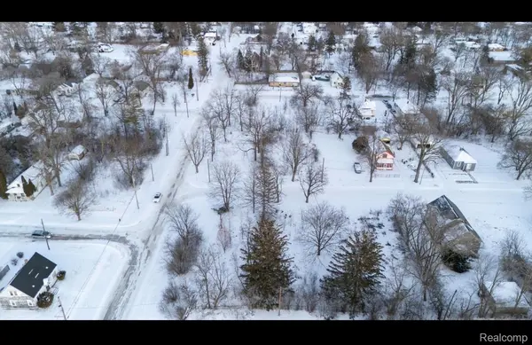 2320 Lincoln AVE, Saginaw, MI 48601