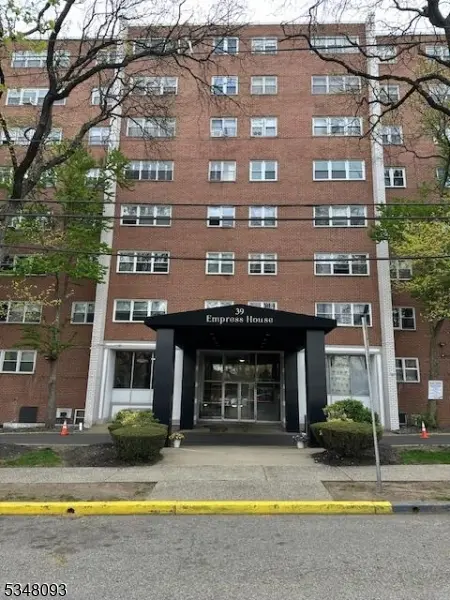 39 E 39Th St #1E, Paterson City, NJ 07514
