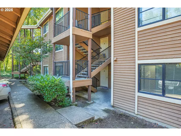 Clackamas, OR 97015,9872 SE TALBERT ST