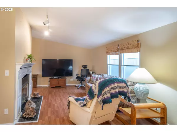 Sutherlin, OR 97479,189 RAINTREE AVE