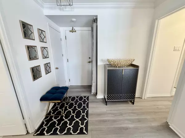 75 Ellen ST #704, Barrie, ON L4N 7R6