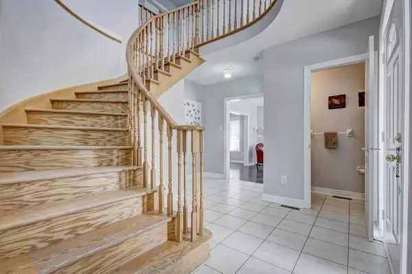 Brampton, ON L6X 4T4,45 Whitewash WAY