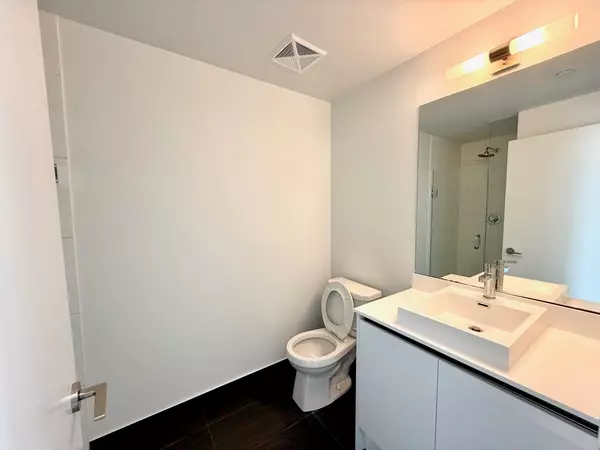 Toronto W06, ON M8Y 0C7,251 Manitoba ST #2706