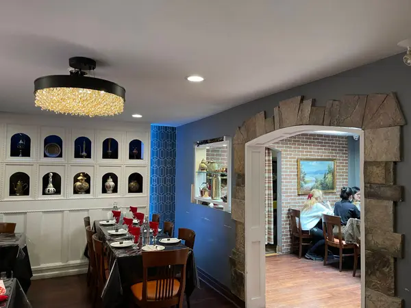 111 Trafalgar RD, Oakville, ON L6J 3G3