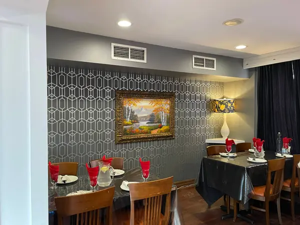 111 Trafalgar RD, Oakville, ON L6J 3G3