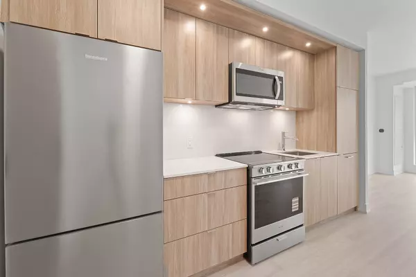 Toronto, ON M9A 0E5,25 Cordova AVE #614