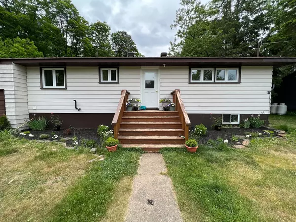 Highlands East, ON K0L 1C0,1052 Estates RD