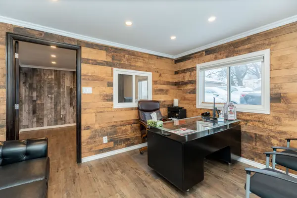 4 Beaumont CRES, Guelph, ON N1E 6A7