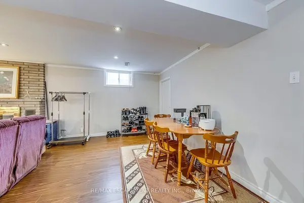 27 Gilcrest ST, Hamilton, ON L9C 7G9