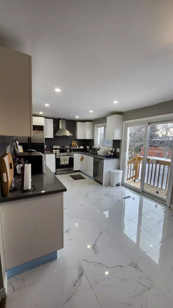 Brampton, ON L6Y 1Z2,219 Mcmurchy AVE #Main