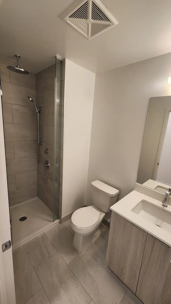 Mississauga, ON L5B 0P6,395 Square One DR #3408