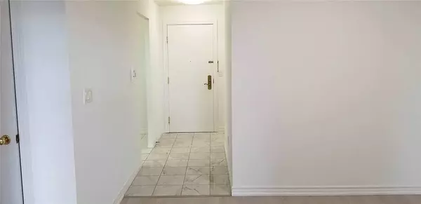 Toronto C14, ON M2N 6X5,18 Sommerset WAY #2207