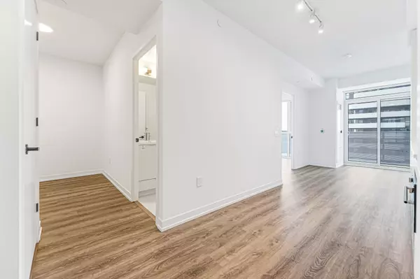 Vaughan, ON L4K 0R2,8 Interchange WAY #5501