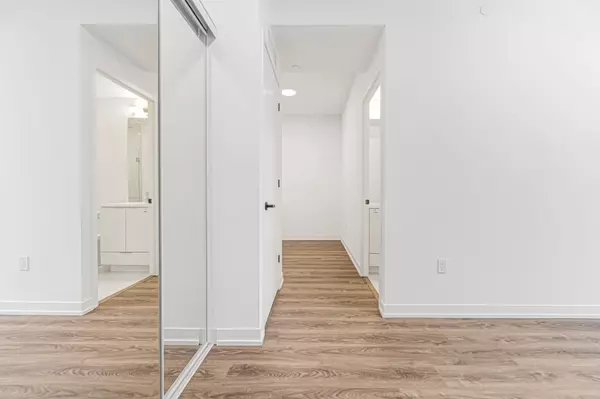 Vaughan, ON L4K 0R2,8 Interchange WAY #5501