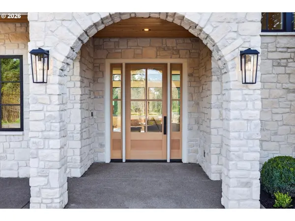 1050 ATWATER RD, Lake Oswego, OR 97034