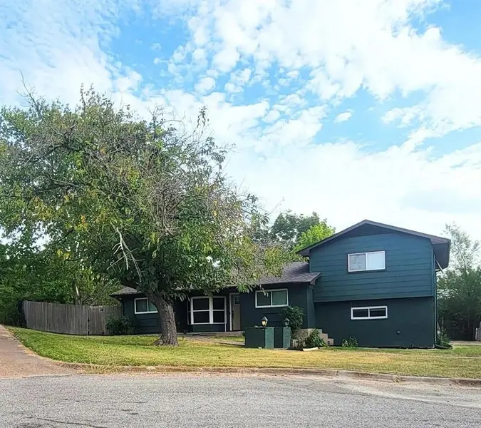 1207 Northwood Drive, Commerce, TX 75428