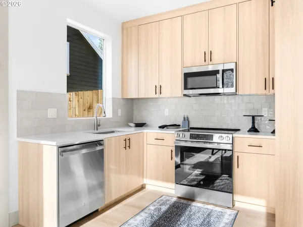 1245 SW Hume CT, Portland, OR 97219